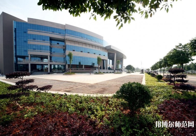 湖南農業(yè)師范大學招生辦聯(lián)系電話