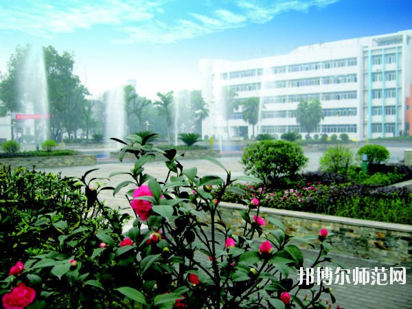 重慶農(nóng)業(yè)幼師學(xué)校2023年報(bào)名條件、招生要求、招生對(duì)象