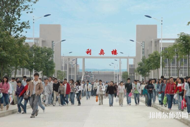 南充職業(yè)技術(shù)師范學(xué)院招生辦聯(lián)系電話(huà)