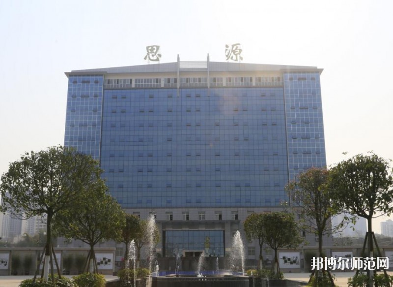 廣安職業(yè)技術師范學院網站網址