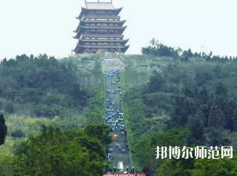 南充華西幼兒師范中等職業(yè)技術(shù)學(xué)校2020年報(bào)名條件、招生要求、招生對(duì)象 
