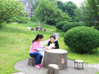 湖南中專幼師學?？梢钥即髮? /><b>湖南中專幼師學校可以考大專嗎</b><span>2019-09-09 10:58</span><p>如今，許多中專幼師學校都可以報讀大專的，但學生們也需要選擇一所可靠的學校。而學校的報讀學生多不多，可以看出學校的受歡迎程</p></a></li>
            <li><a href=