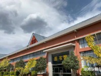 中專幼師學?？梢钥即髮? /><b>中專幼師學校可以考大專嗎</b><span>2019-10-15 14:18</span><p>初中畢業(yè)以后，由于各方面的原因沒有選擇讀上高中，而是選擇中等?？茖W校的學前教育專業(yè)，中專畢業(yè)的話想對來說學歷低了一些，很</p></a></li>
            <li><a href=