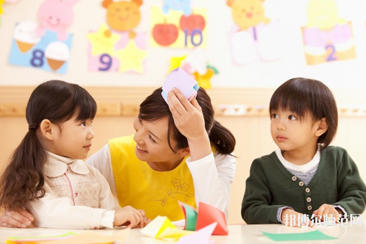 南昌2020年中專幼師學?？梢钥即髮? width=