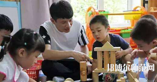 南寧2020年適合男生的幼師學校專業(yè)