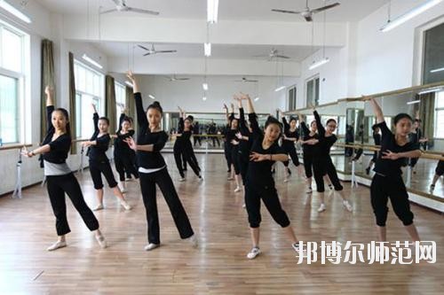 惠州2021年中專幼師學(xué)?？梢钥即髮? width=
