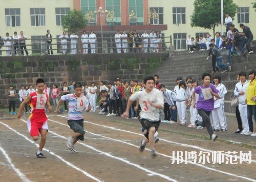 眉山2021年幼師學(xué)校中專升大?？际裁? width=