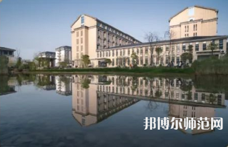 湖北恩施師范學(xué)院2023年報名條件、招生要求、招生對象