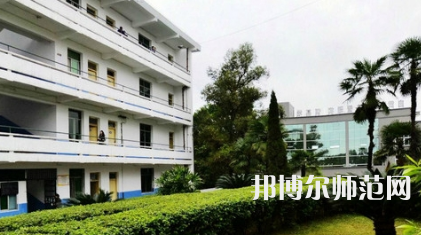 2023年自貢旅游幼師職業(yè)高級中學(xué)報名條件、招生對象