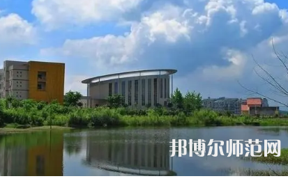 2023年重慶師范大學(xué)涉外商貿(mào)學(xué)院報(bào)名條件、招生對象