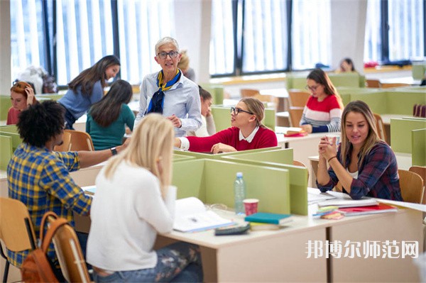 內(nèi)蒙古排名前二的公辦漢語言文學學校名單一覽表